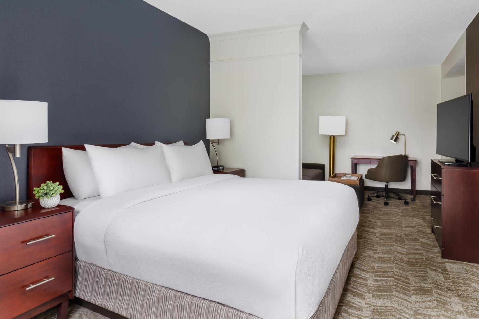 Springhill Suites Manchester-Boston Regional Airport Екстер'єр фото