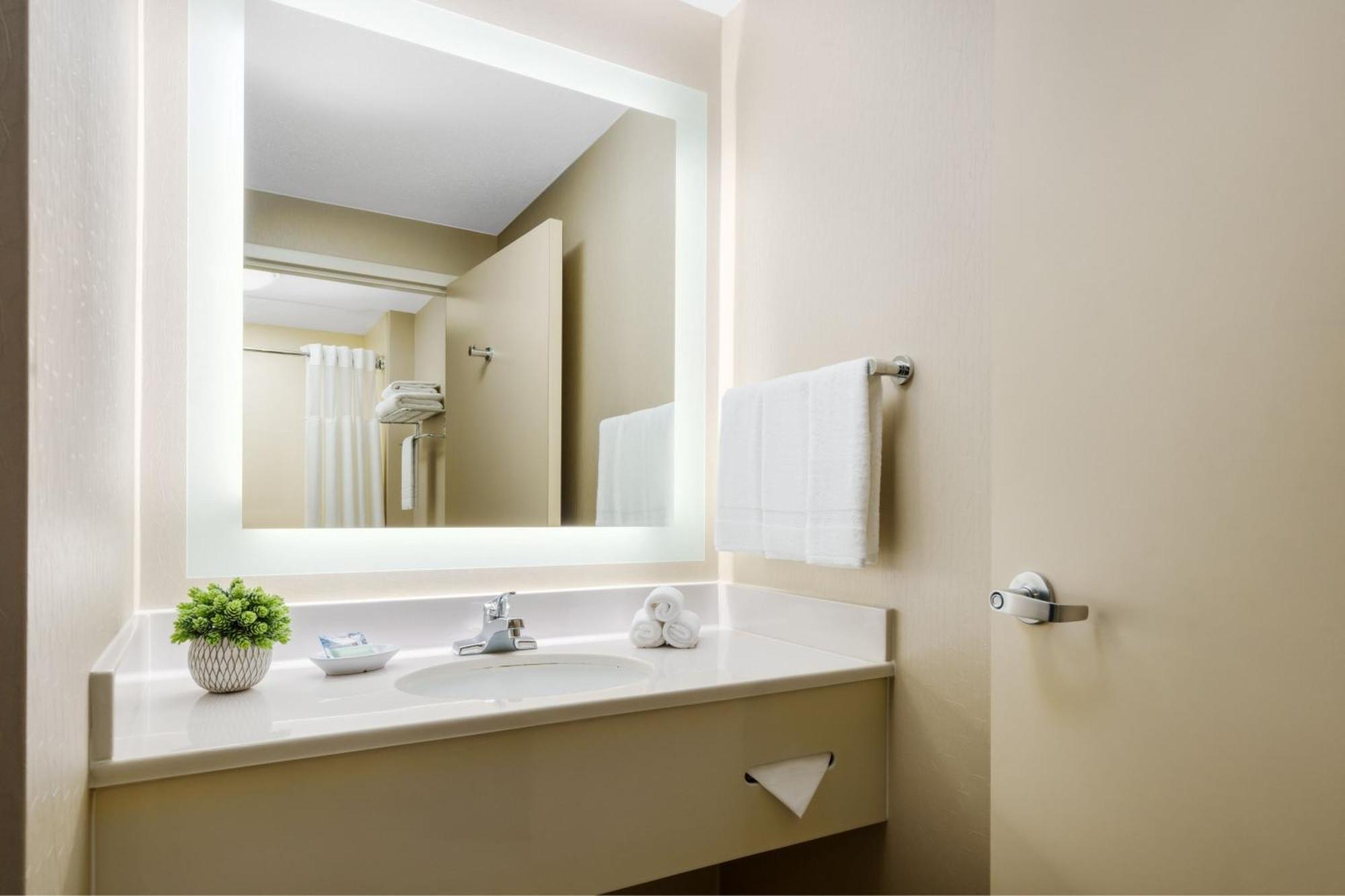 Springhill Suites Manchester-Boston Regional Airport Екстер'єр фото