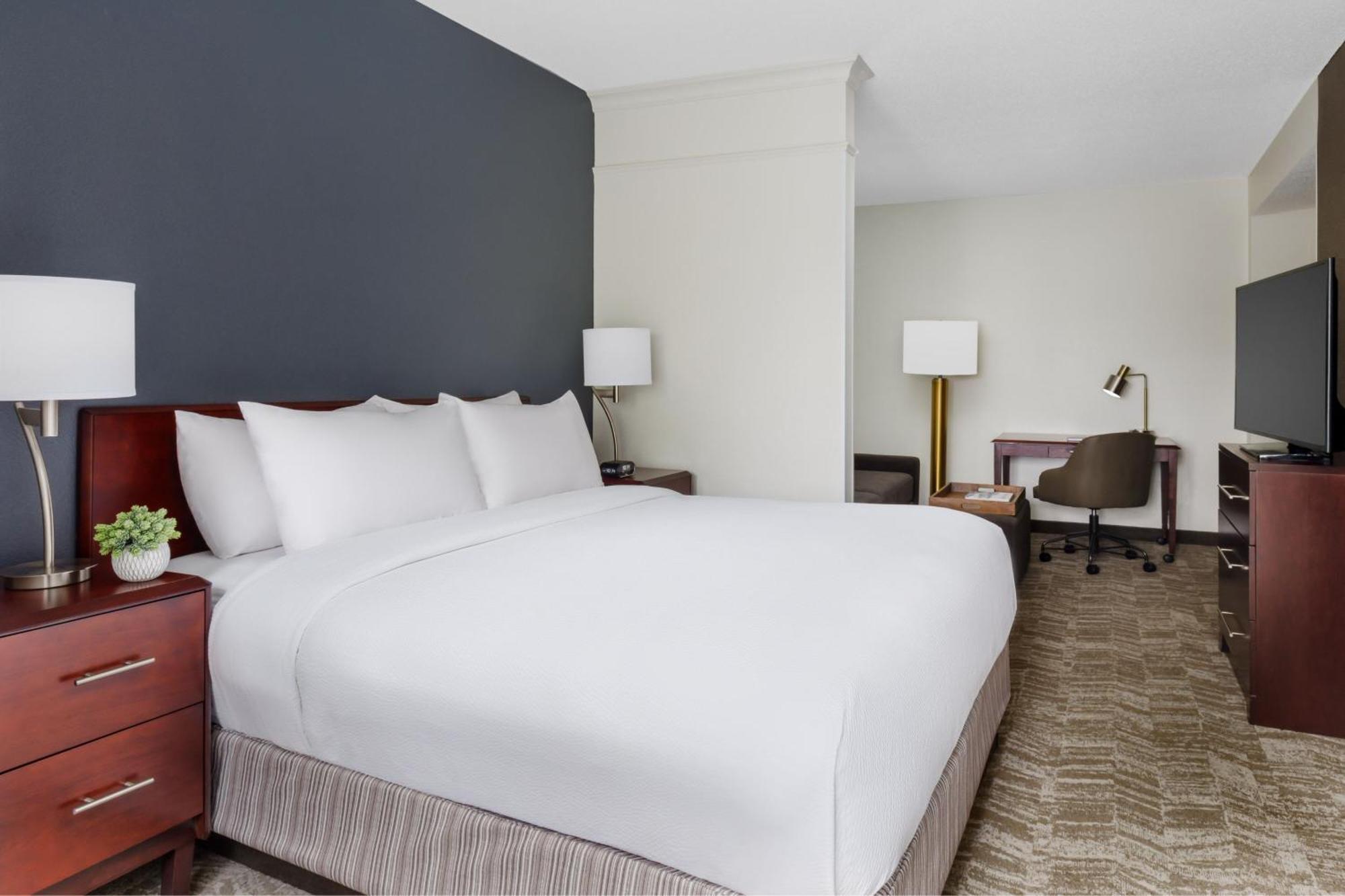 Springhill Suites Manchester-Boston Regional Airport Екстер'єр фото