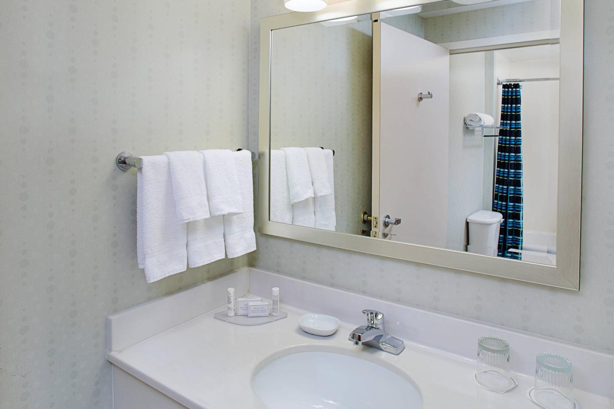 Springhill Suites Manchester-Boston Regional Airport Екстер'єр фото